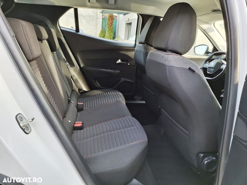 Peugeot 2008 PureTech 130 EAT8 Active - 11