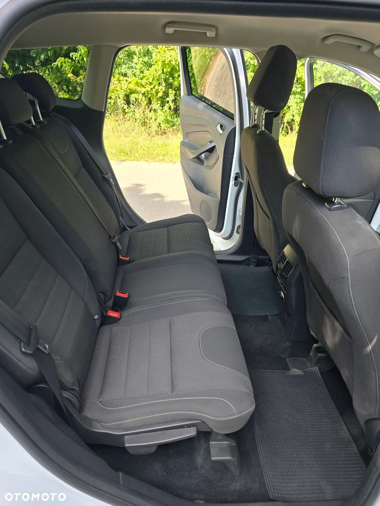 Ford Kuga 2.0 TDCi 2x4 Titanium - 23