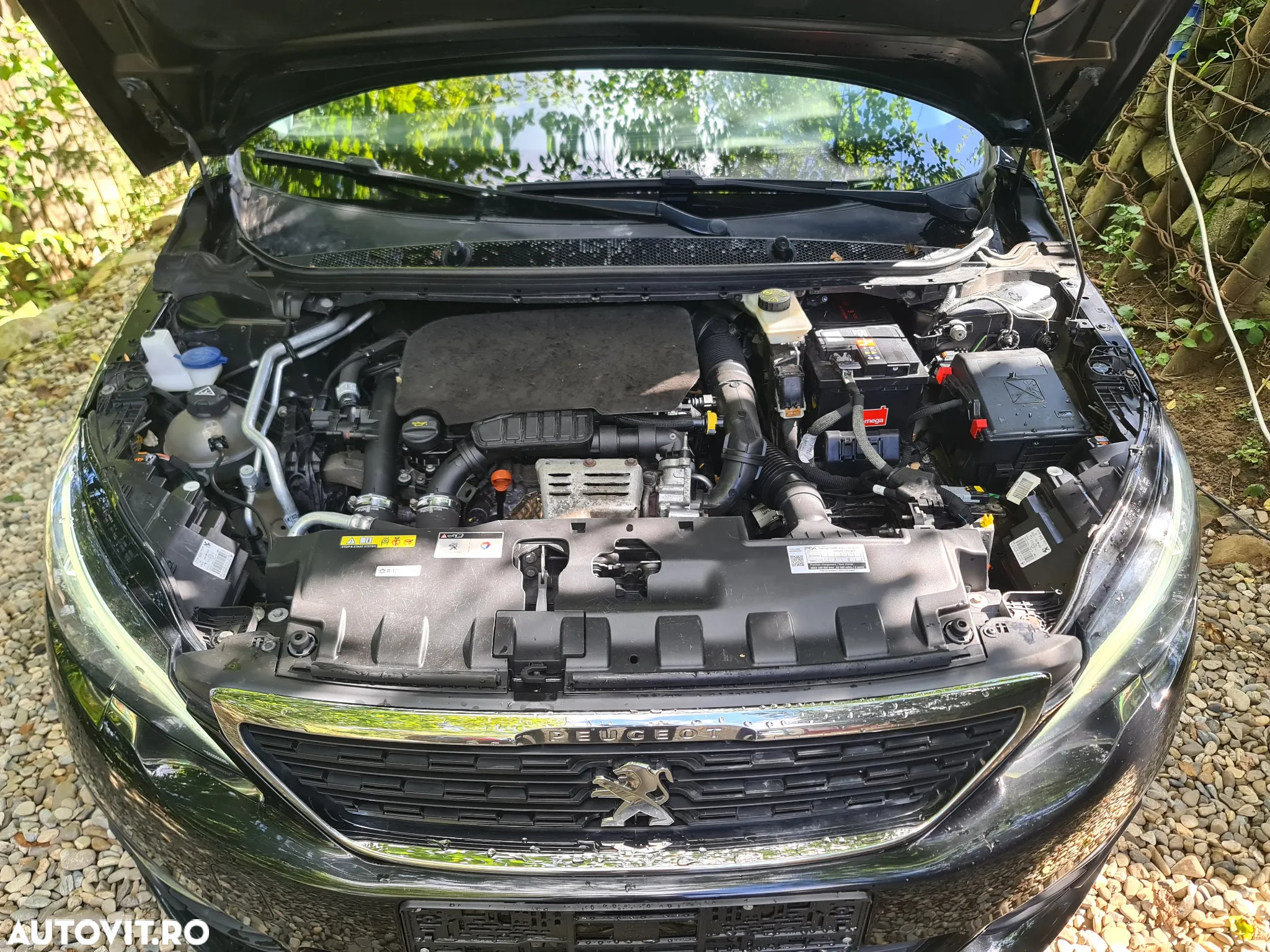 Peugeot 308 1.2 L PureTech Turbo S&S Allure - 6