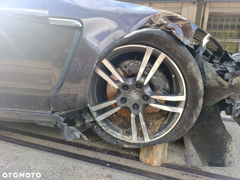 Porsche Panamera 4 - 13