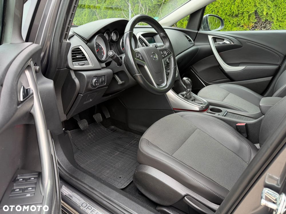 Opel Astra 1.6 Turbo Cosmo - 22