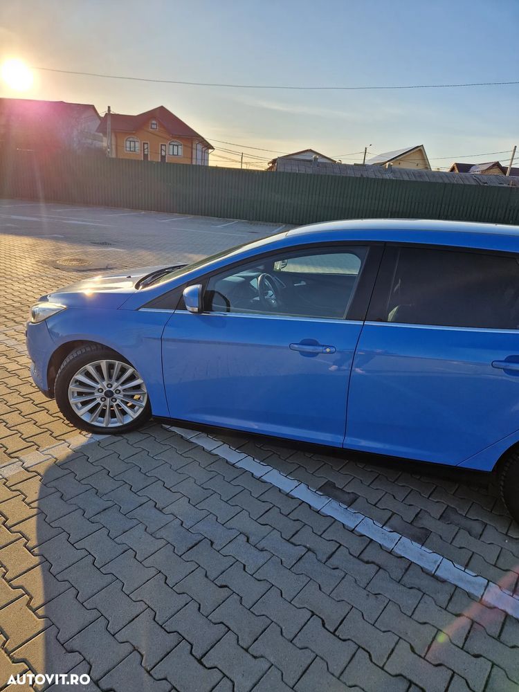 Ford Focus 1.5 TDCi Powershift Titanium - 10