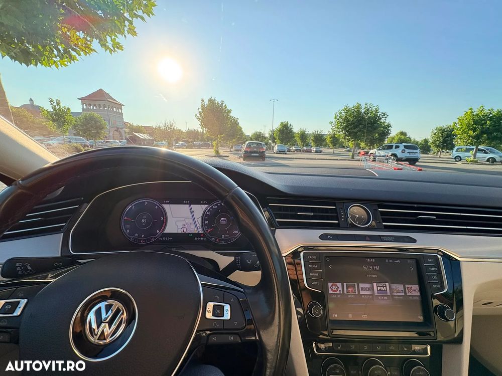 Volkswagen Passat - 2