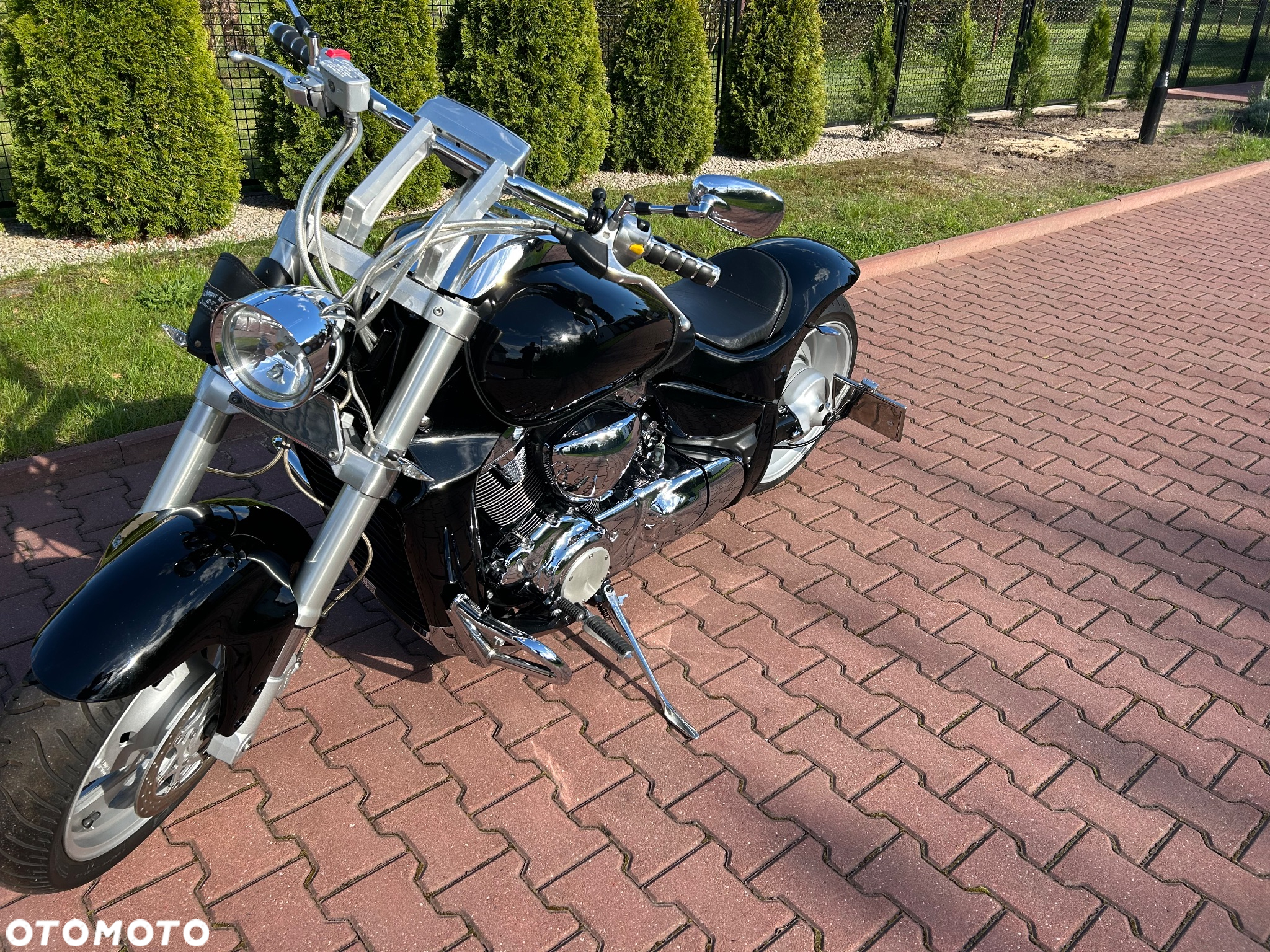 Suzuki Intruder - 3