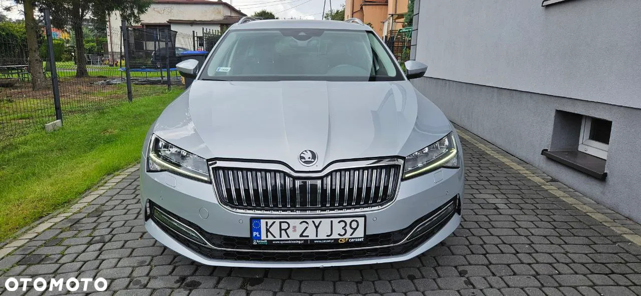 Skoda Superb 2.0 TDI SCR Style DSG - 4