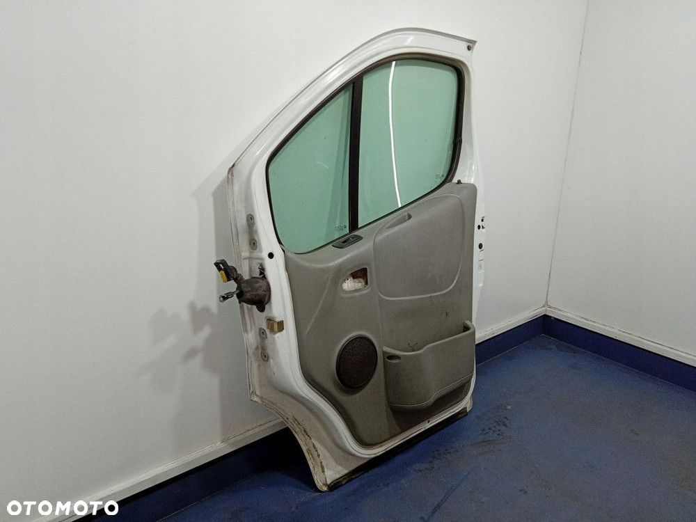 RENAULT TRAFIC II VIVARO A DRZWI PRZÓD PRAWE PRZEDNIE BIAŁE - 2