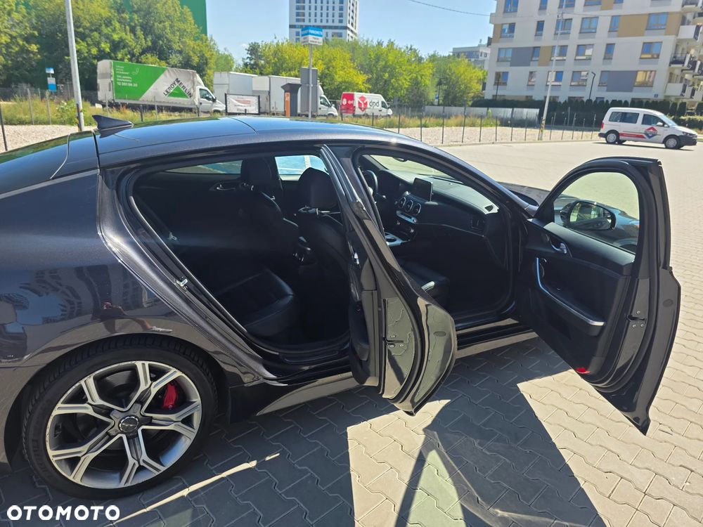 Kia Stinger 3.3 T-GDI V6 GT AWD - 11