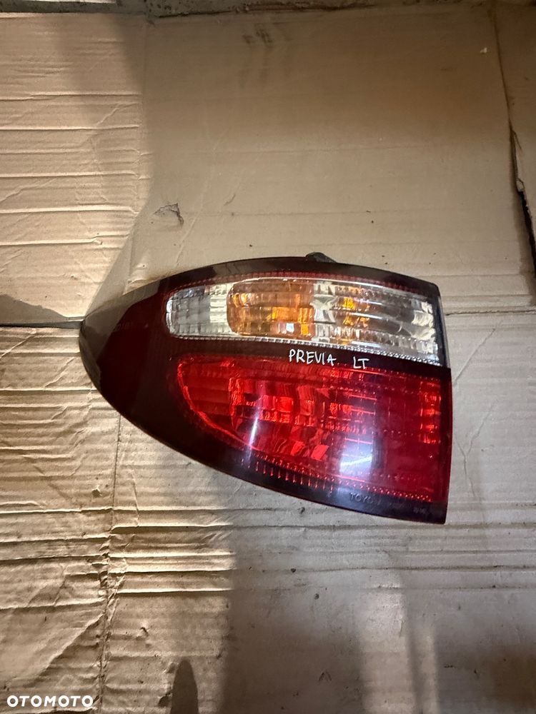 Lampy tył Toyota Previa 02-05r. - 1