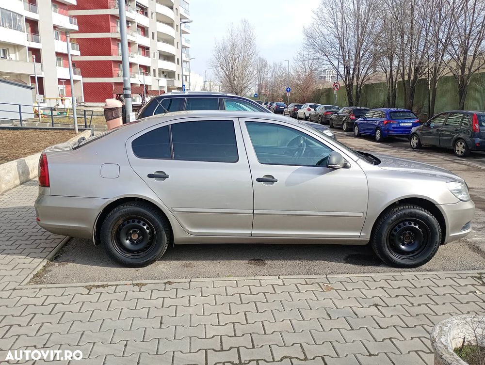 Skoda Octavia 1.6 MPI Ambiente - 15