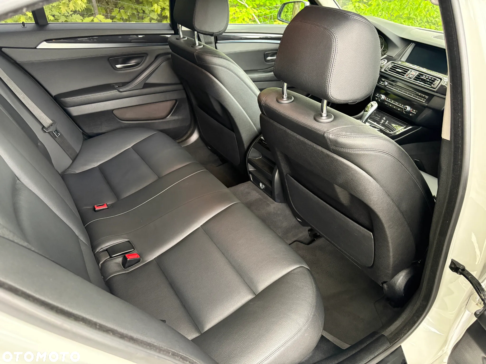 BMW Seria 5 520d - 24
