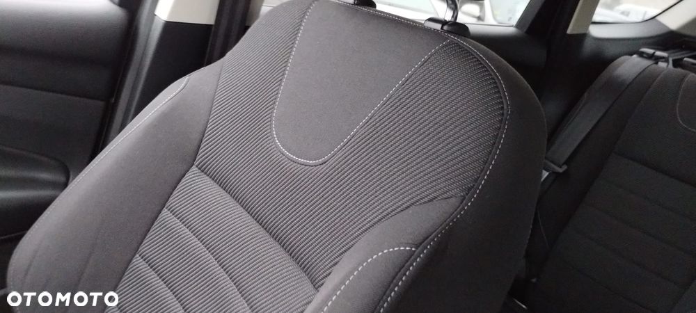 Ford Kuga 2.0 TDCi 2x4 Trend - 22