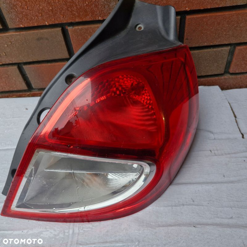Renault Clio III HB lift TYLNA LAMPA PRAWA prawy tył pasażera 8200886946 - 1