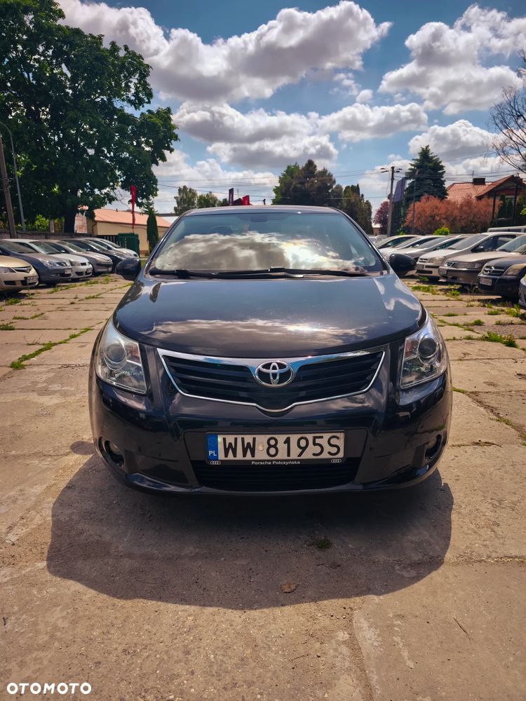 Toyota Avensis - 1