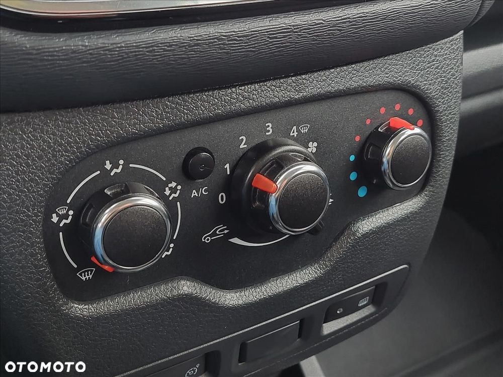 Dacia Lodgy 1.5 Blue dCi Laureate S&S EU6d - 15