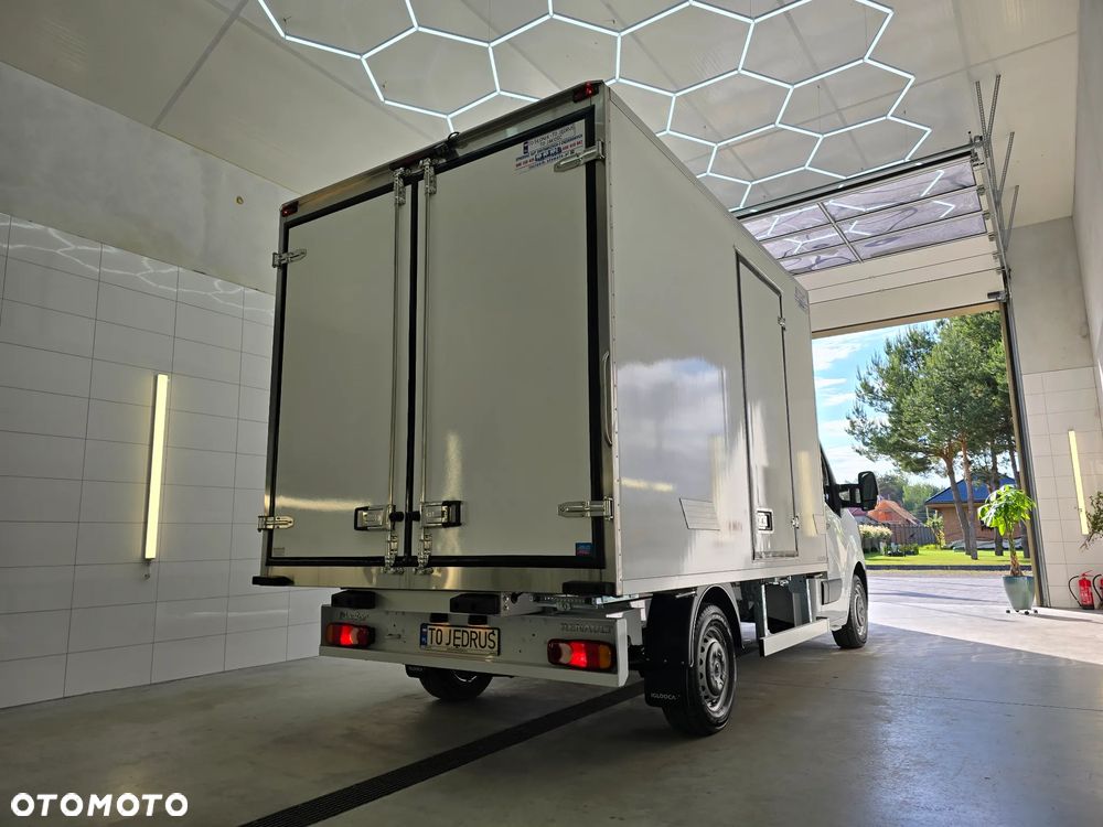 Renault MASTER IGLOOCAR -30*C +25*C ZANOTTI Z350 ŁADOWNOŚĆ 720Kg WZMOCNIONE TYLNE ZWIESZENIE 69 TYŚ Km SERWIS DO OSTATNIEGO Km ASO RENO NA GWARANCJI  BOGATA OPCJA WYPOSAŻENIA FOTEL KIEROWCY PNEŁMATYCZNY TEMPOMAT KLIMA HALOGENY KAMERA COFANIA SALON PL STAN NOWY NOWY NOWY - 7