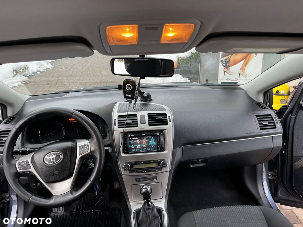 Toyota Avensis 1.8 Comfort - 15