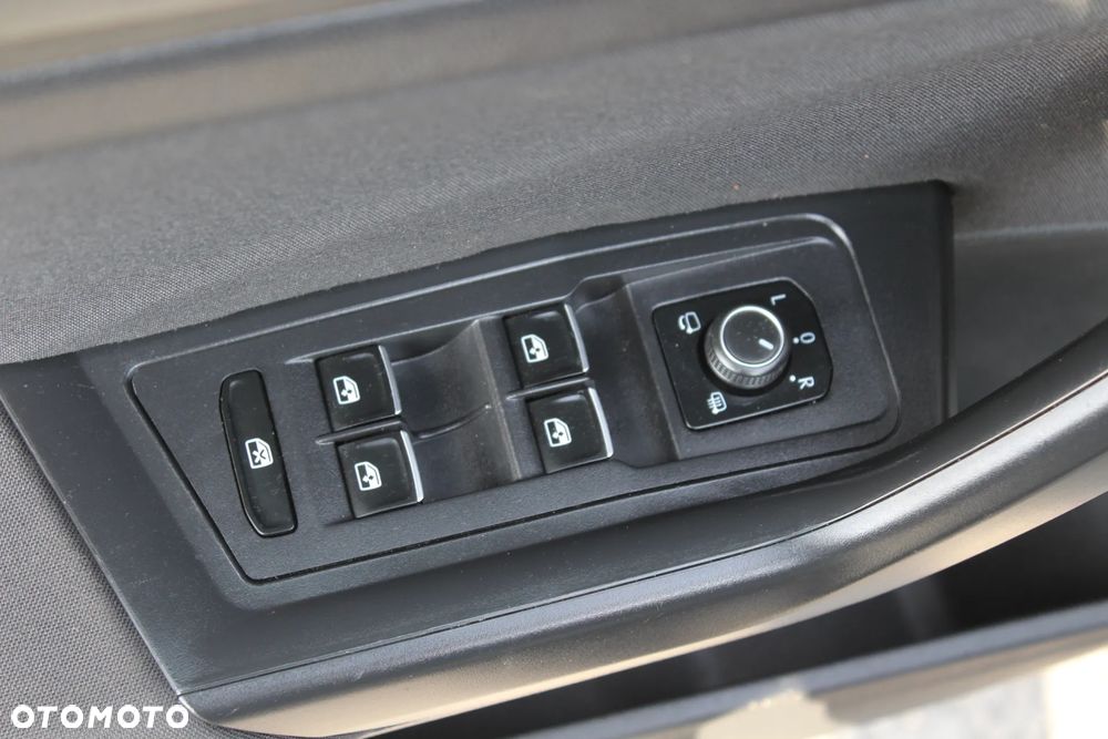 Volkswagen T-Roc 1.0 TSI OPF Style - 27