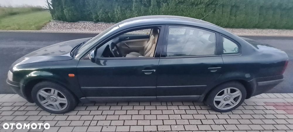 Volkswagen Passat 1.9 TDI Highline - 4