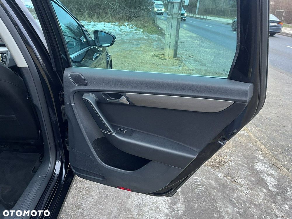 Volkswagen Passat - 21