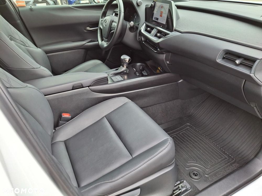 Lexus UX 200 GPF F Sport Design 2WD - 16