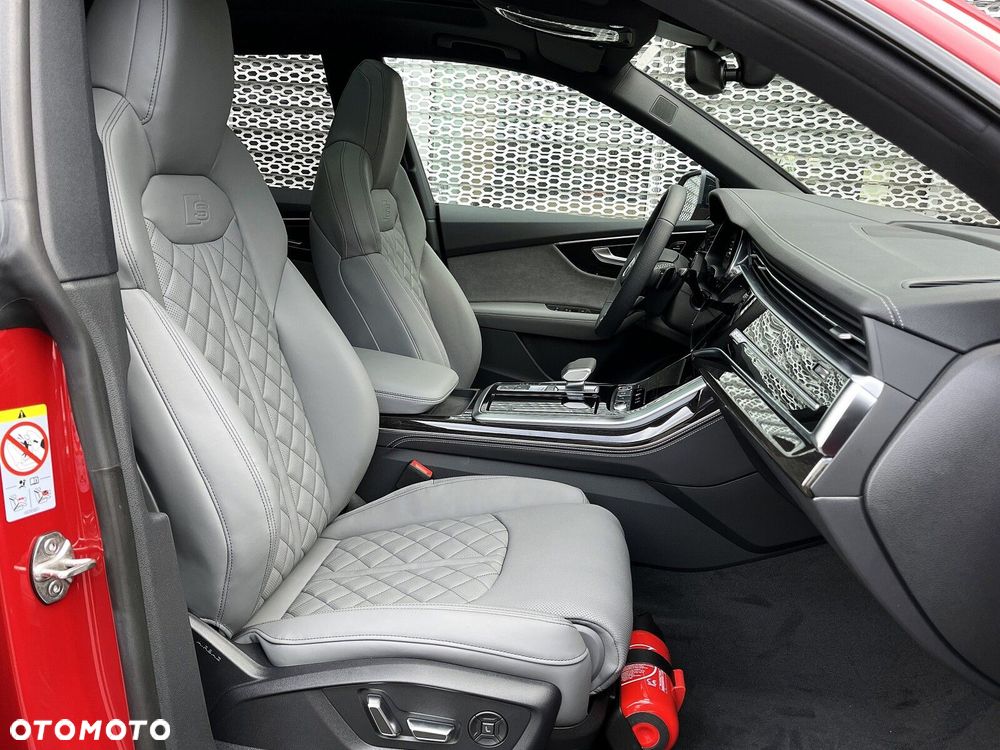 Audi Q8 - 18
