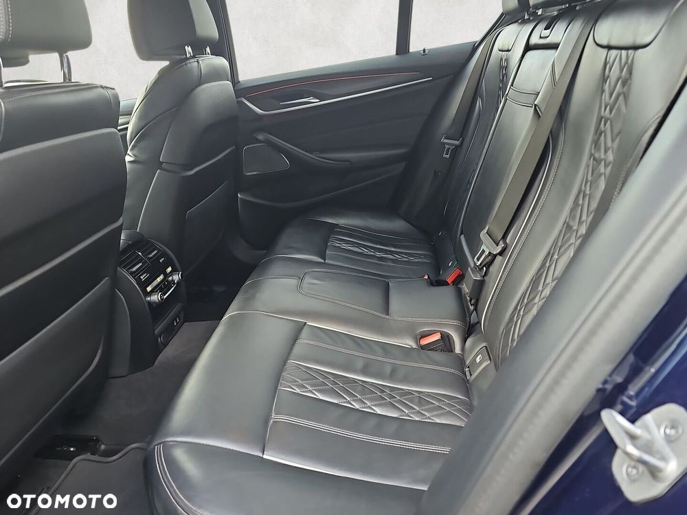 BMW Seria 5 540d xDrive mHEV M Sport sport - 28