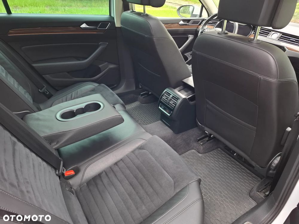 Volkswagen Passat 2.0 TDI SCR Highline DSG - 16