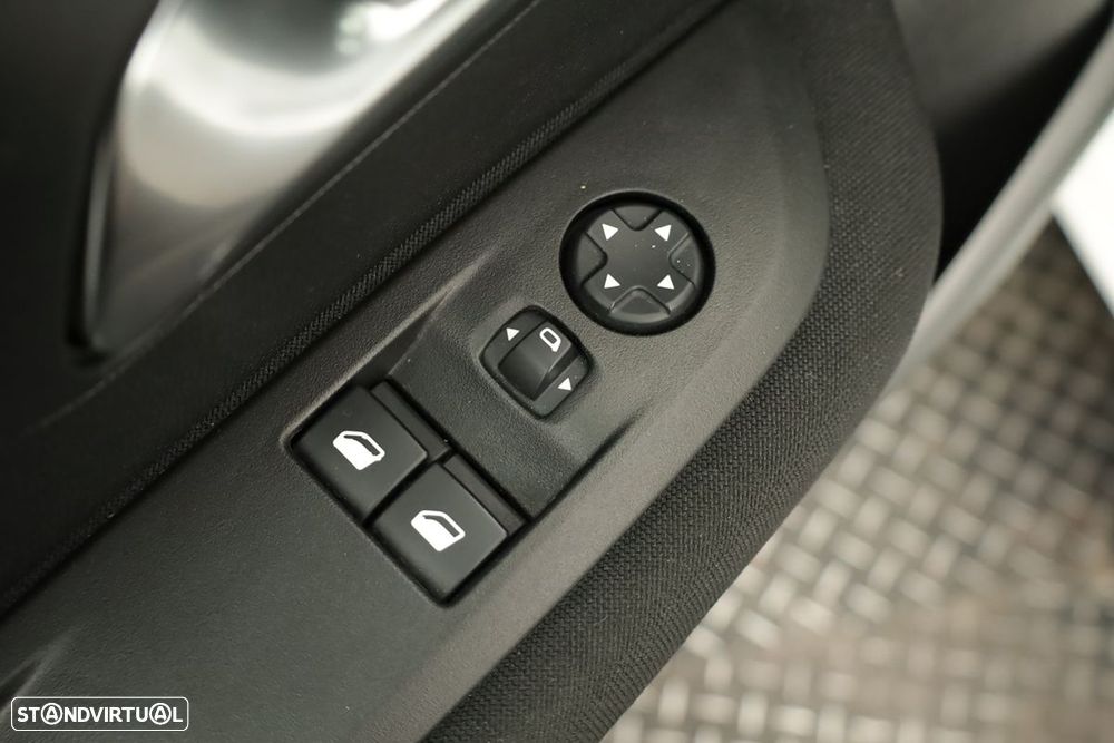 Peugeot 208 1.2 PureTech Active - 19