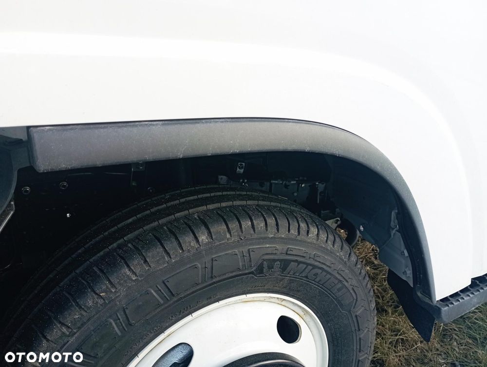 Listwa drzwi listewka nadkola ISUZU N,L,P,NLR,NPR - 2