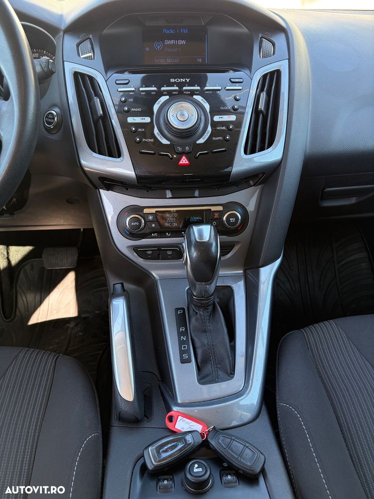 Ford Focus 2.0 TDCI DPF Powershift Titanium - 11