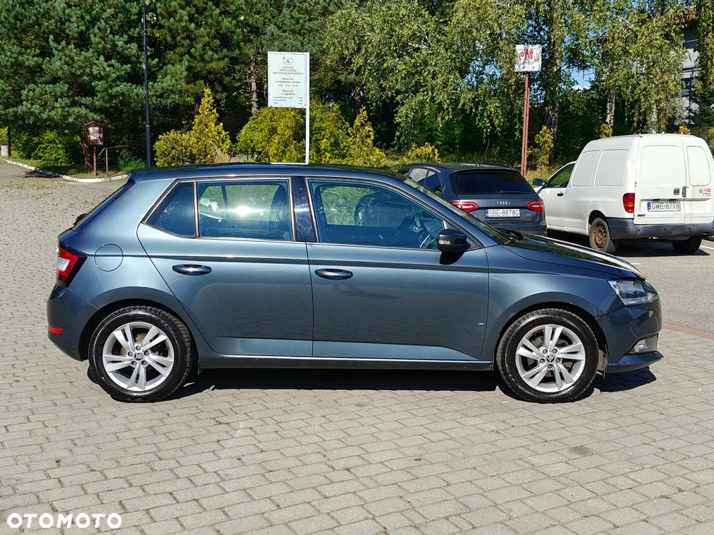 Skoda RAPID 1.2 Ambition Max - 11