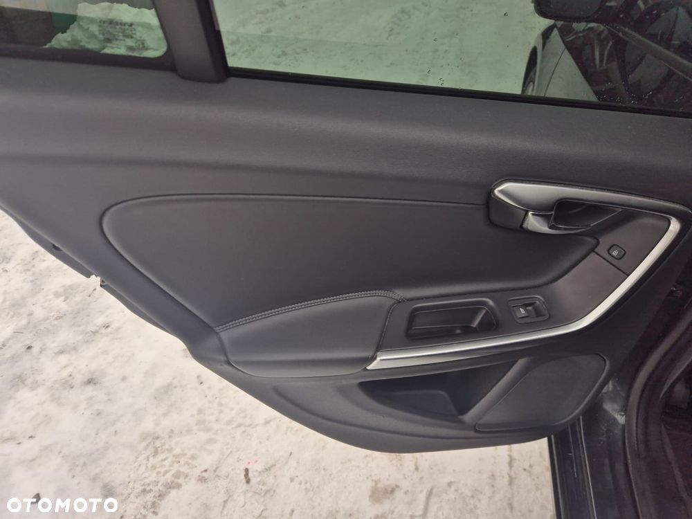 Volvo V60 D2 Geartronic Summum - 21
