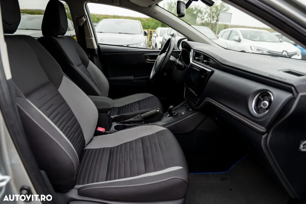 Toyota Auris 1.8 VVT-i Hybrid Automatik Touring Sports Edition - 14