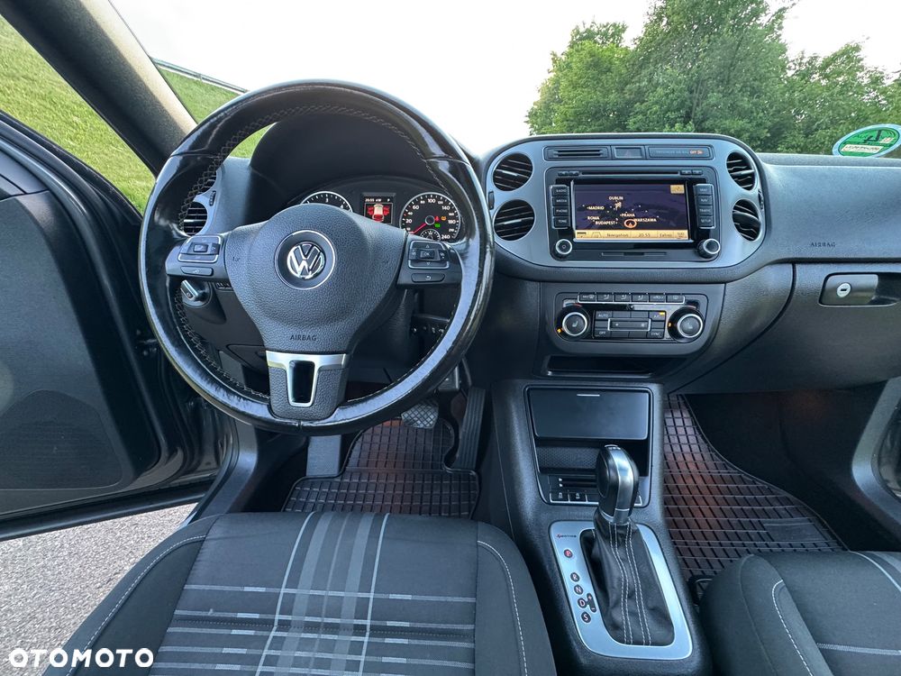 Volkswagen Tiguan 2.0 TDI DPF 4Motion BlueMotion Technology DSG Lounge Sport & Style - 31
