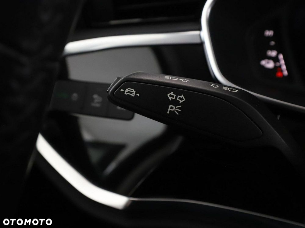 Audi Q3 45 TFSIe S tronic S line - 37