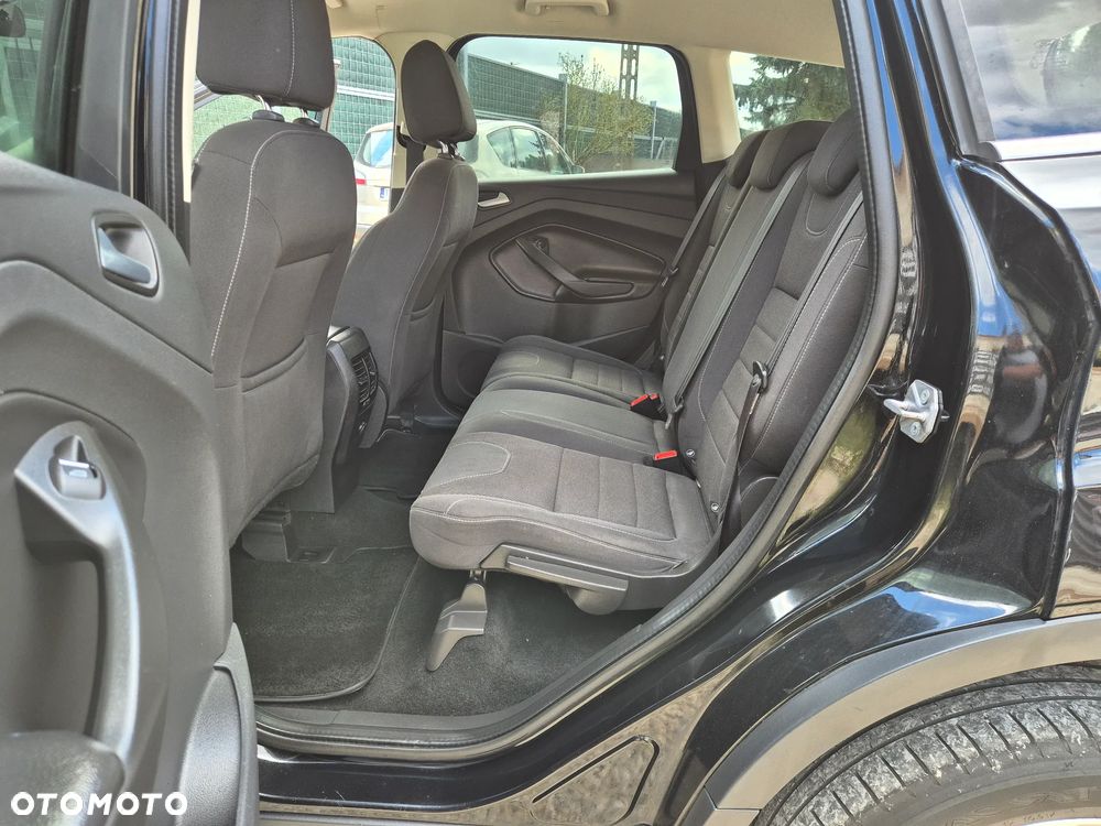 Ford Kuga 2.0 TDCi 2x4 Titanium - 13