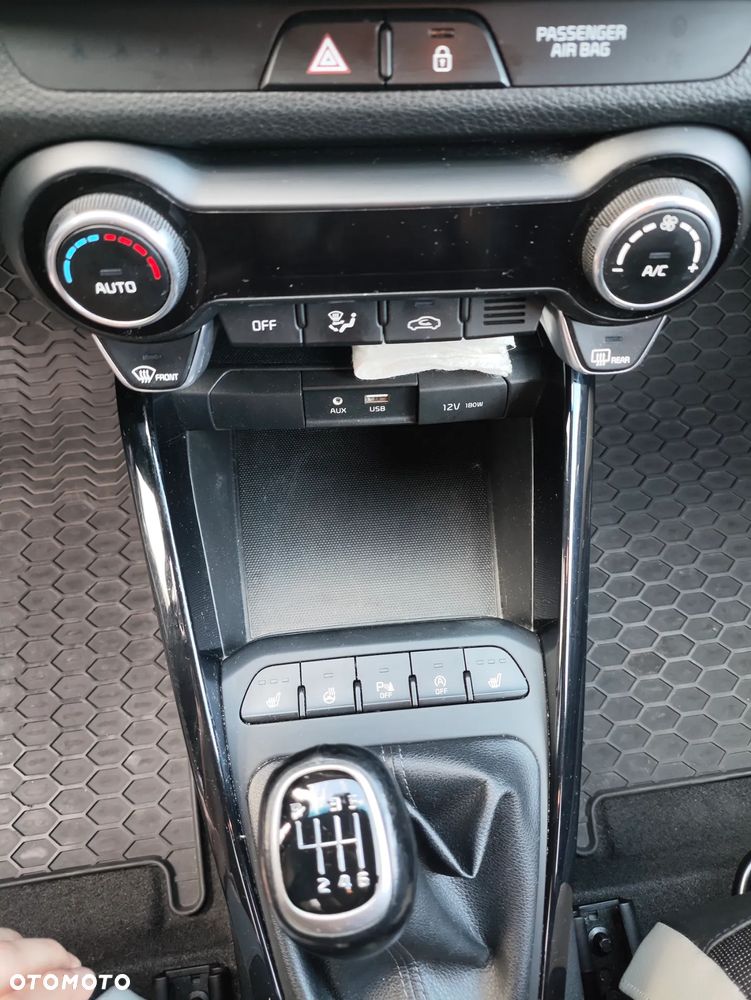 Kia Stonic ver-1-6-crdi-scr-l - 5
