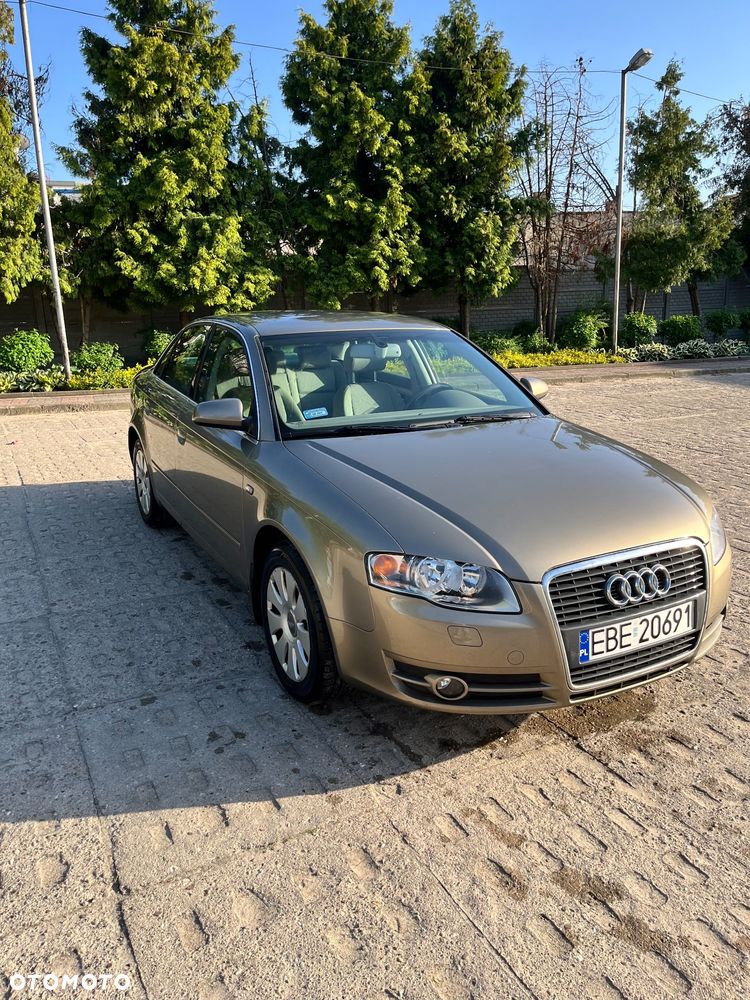 Audi A4 Limousine - 11