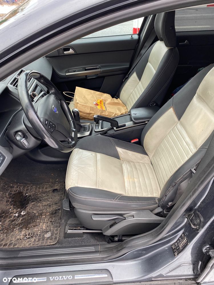 Volvo S40 D2 DRIVe R-Design - 5