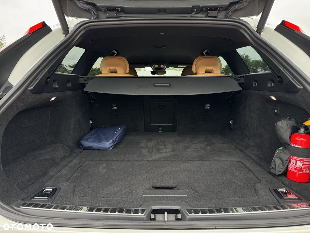 Volvo V90 Cross Country - 25
