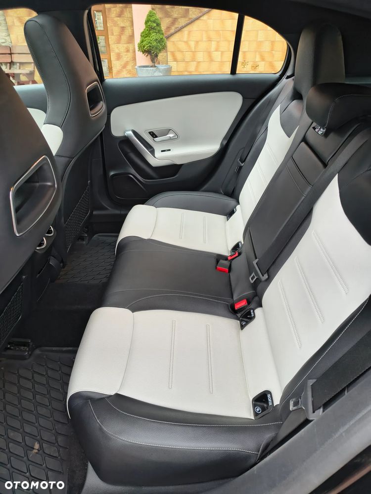 Mercedes-Benz Klasa A 250 4Matic 7G-DCT AMG Line - 11