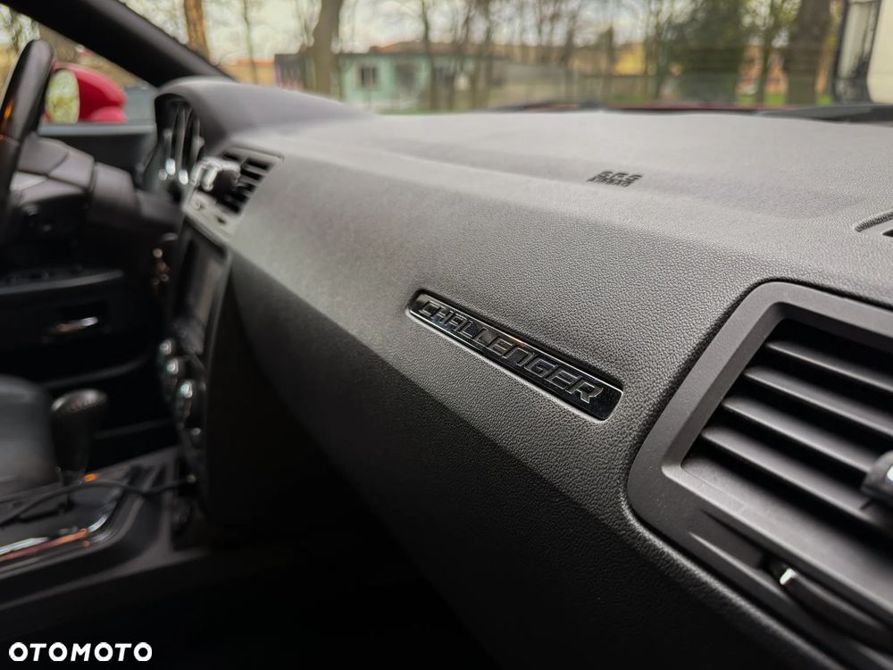 Dodge Challenger - 15