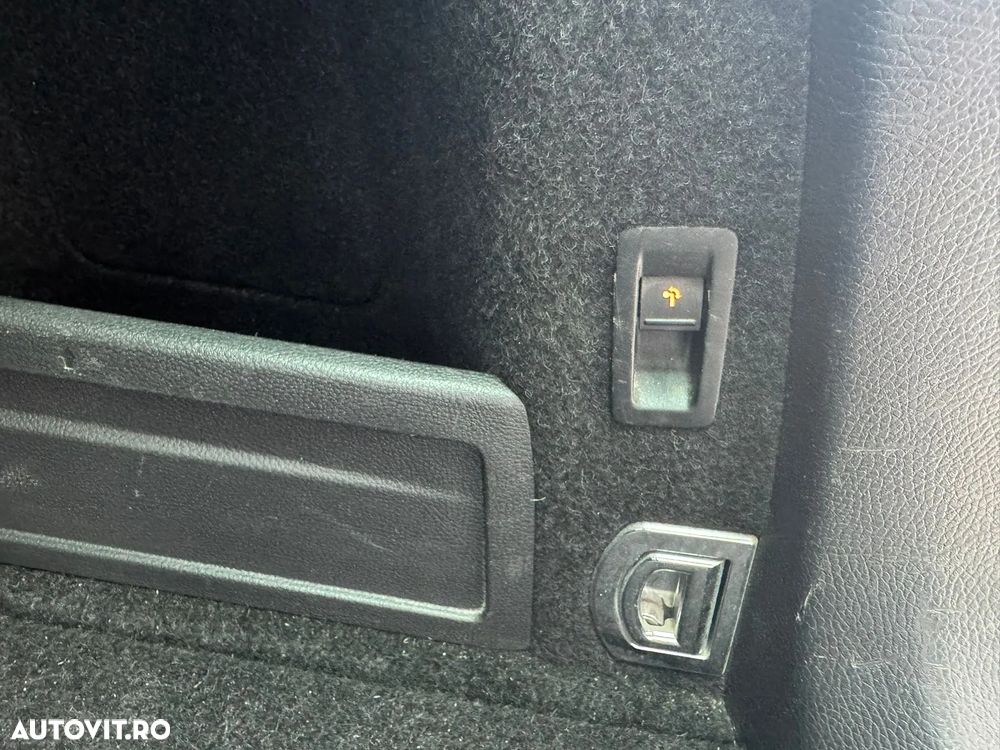 Volkswagen Passat Variant 2.0 TDI Blue TDI DSG Highline - 22