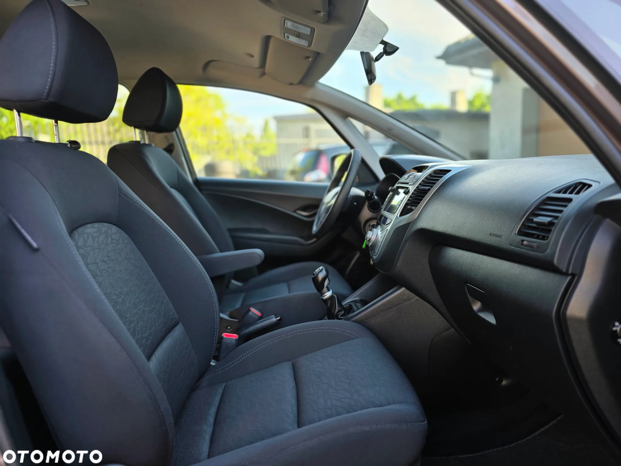 Hyundai ix20 1.4 Premium - 17