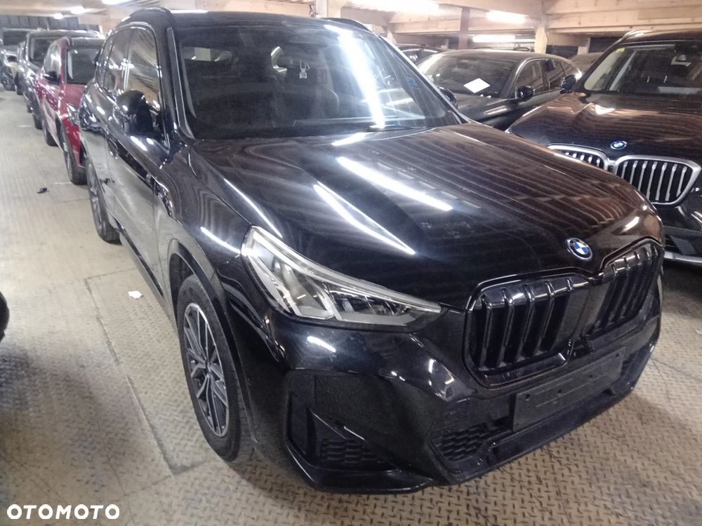 BMW iX1 xDrive30 66.5kWh M Sport - 1