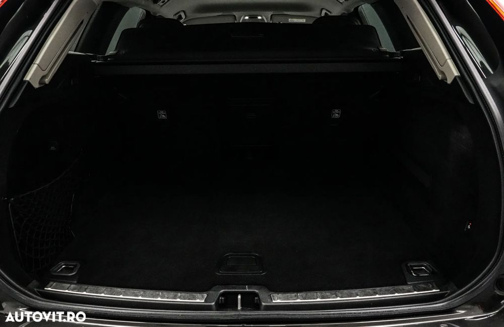 Volvo XC 60 D4 Momentum Pro - 26