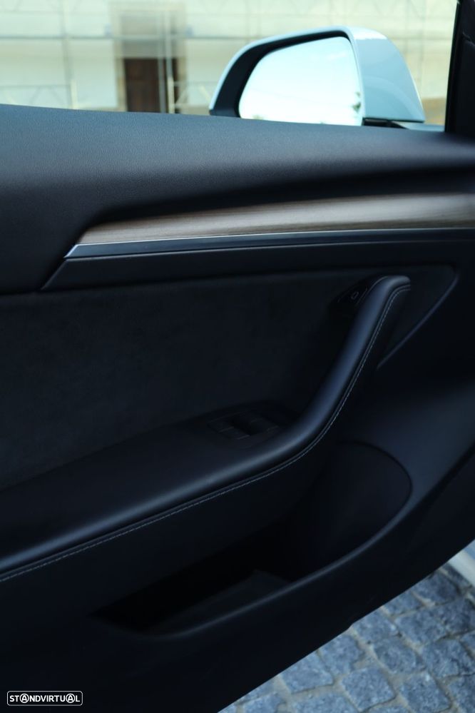 Tesla Model 3 Long-Range Dual Motor AWD - 13