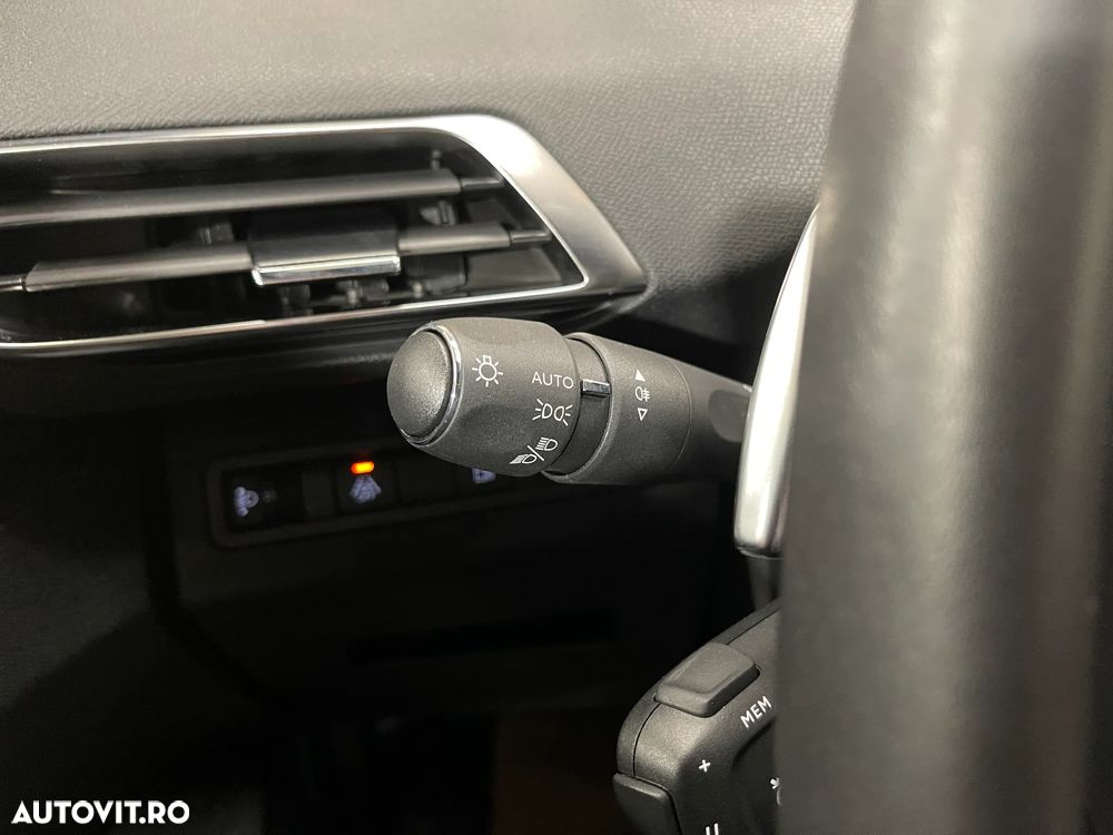 Peugeot 3008 PHEV 180 EAT8 Active Pack - 26