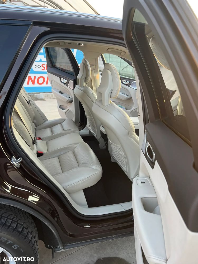 Volvo XC 60 D5 AWD Geartronic Inscription - 13