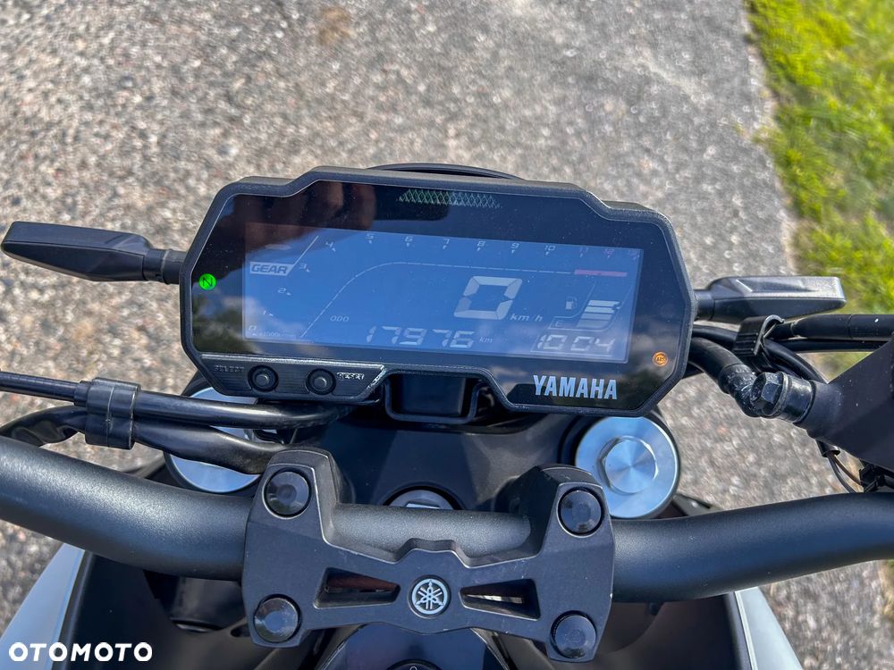 Yamaha MT - 12